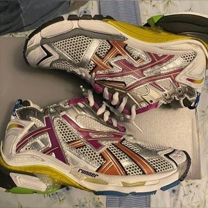 Track runners , SIZE 42